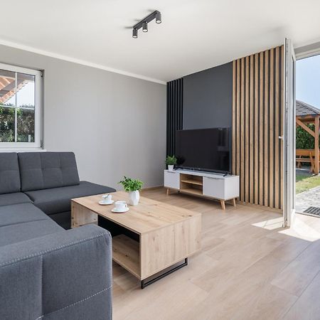 Holiday Houses Alana & Alva With Garden By Noclegi Renters Miedzywodzie Exterior photo